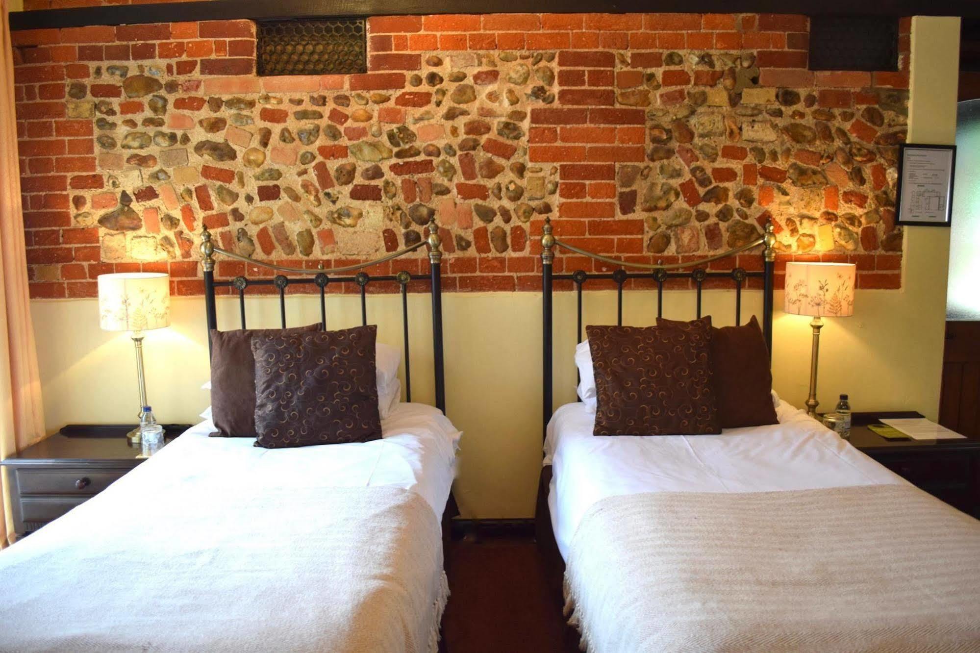 Отель At The Farmhouse Hunters Hall Dereham Экстерьер фото